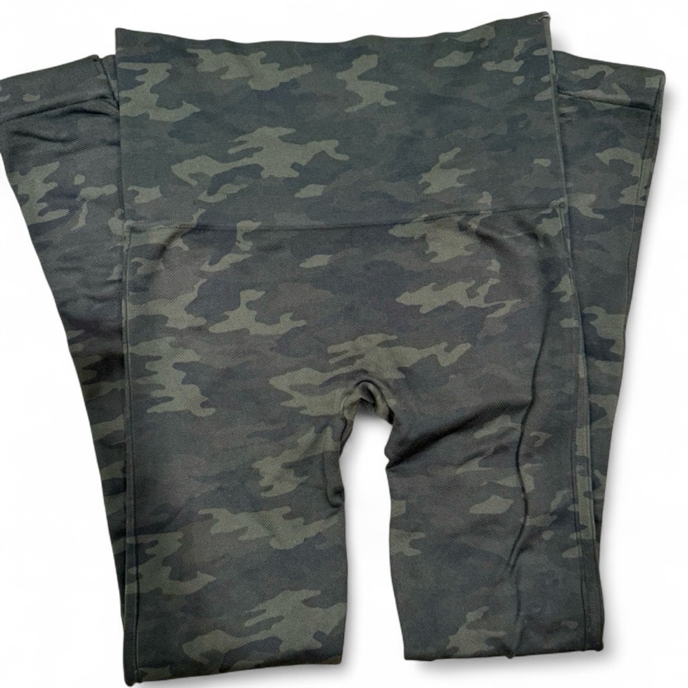 SPANX Women's Camo High-Rise Leggings in Olive & Dark Green